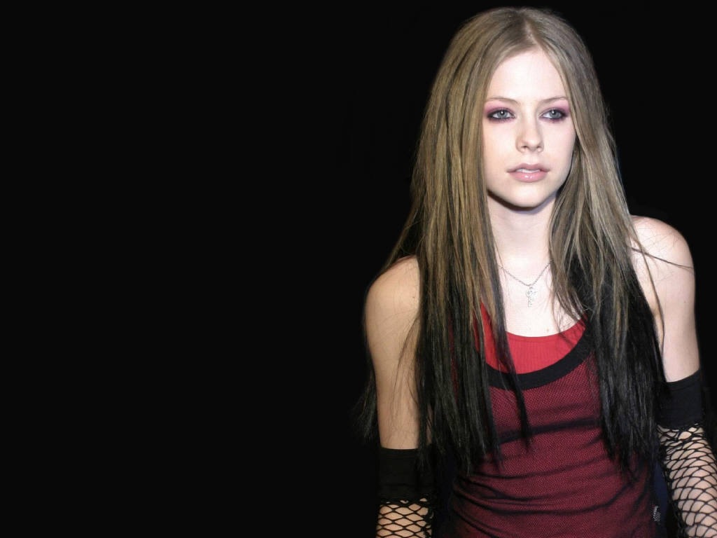 [1024x768AvrilLavigne12hollywoodceleb.jpg]