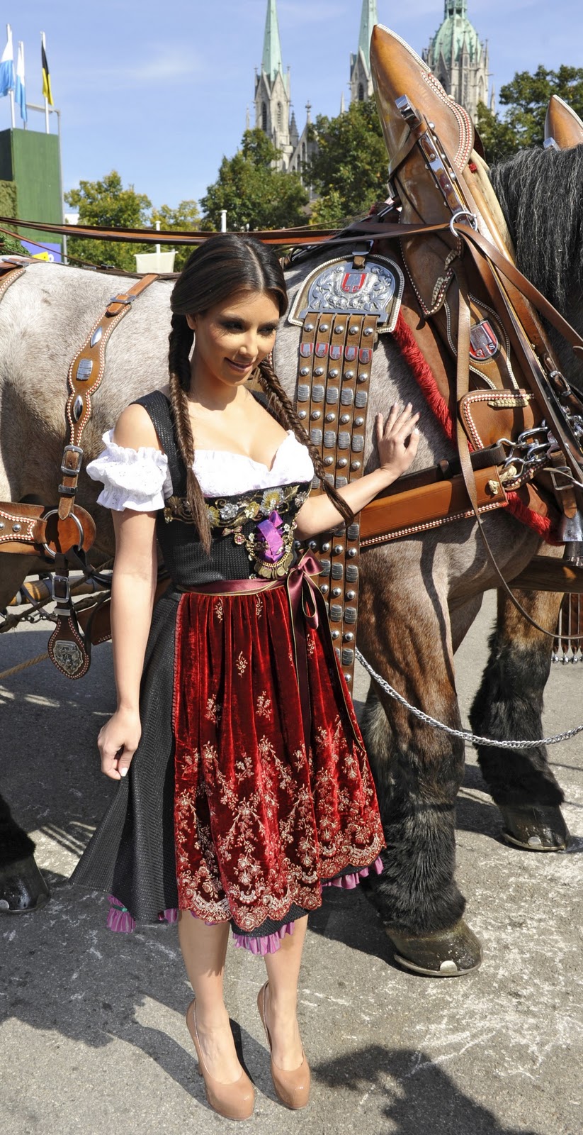 [Kim Kardashian in Munich at Oktoberfest hottest cleavage 3[5].jpg]