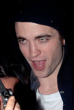 [Robert+Pattinson+BDay2.jpg]