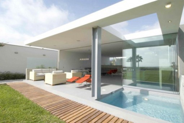 modern exterior in residential beach house