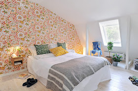 http://lh5.ggpht.com/_3z5oCa8LiEU/TCyk_0VhCJI/AAAAAAAAB1U/YXj_PELuC28/s800/minimalist%20bedroom%20decor%20in%20small%20apartment.jpg