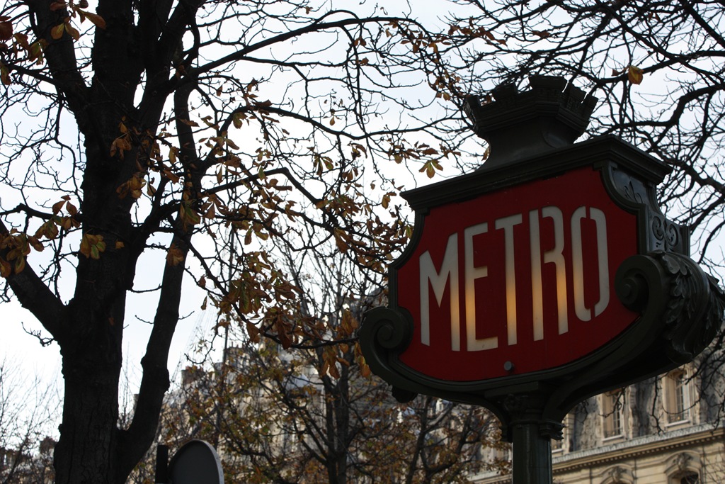 [Paris-2010-1222.jpg]