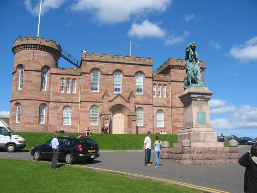 Macdonald House Wades