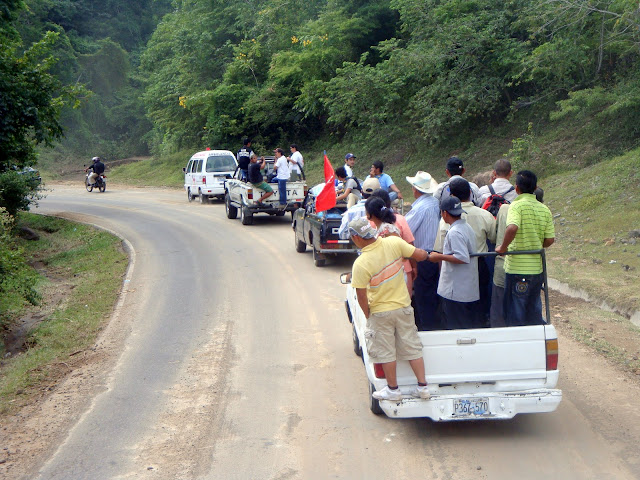 Traslado de la ayuda recolectada hacia Verapaz en San Vicente