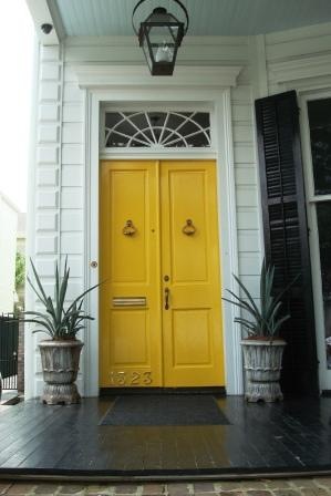 [claire_front_door3.jpg]