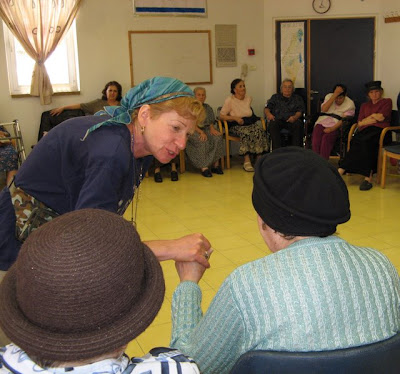 Services for people with Alzheimer's disease and their families