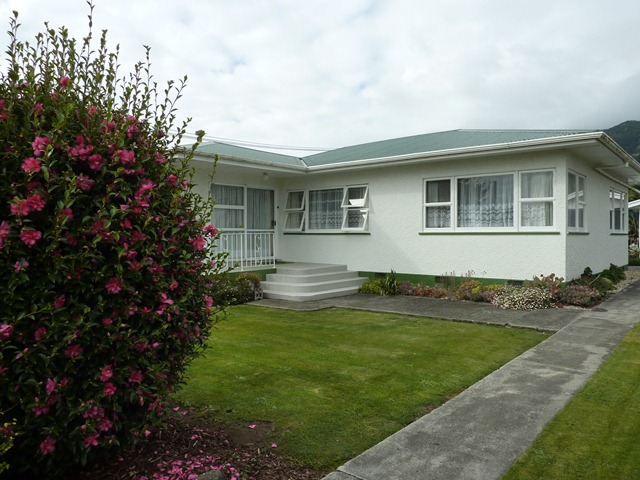 [P10108042.jpg]