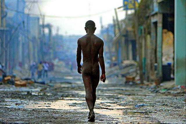 [CristobalManuel,ElPais_Desnudo en Haiti[6].jpg]
