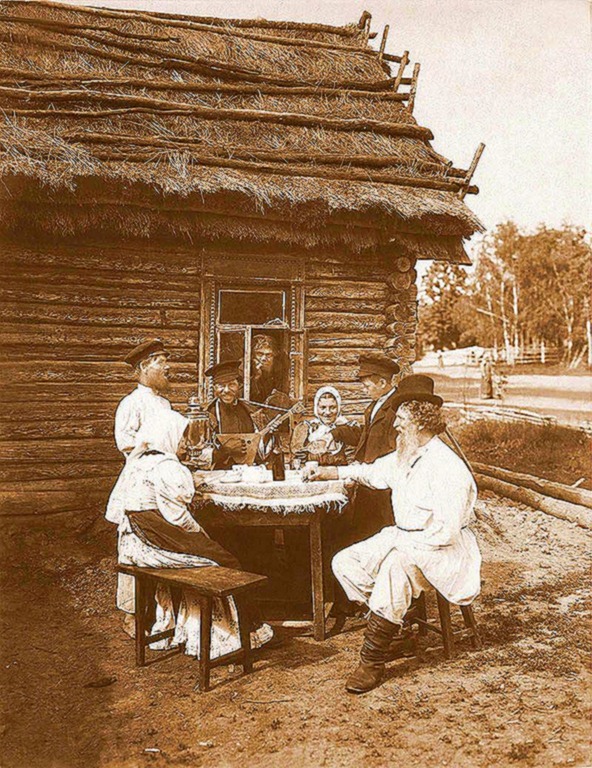 [Picture taken somewhere in the periphery of the Russian Empire. Early 20th century.[8].jpg]