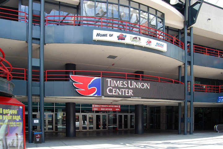 http://lh5.ggpht.com/_4o6frZEnR-s/TOCARgR69EI/AAAAAAAABsA/ZFZtlPY80zY/s720/Times_Union_Center_Atrium.jpg