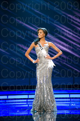 franca Miss Universo 2009: Inspirações para vestidos de madrinha e noiva