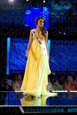 suica1 Miss Universo 2009: Inspirações para vestidos de madrinha e noiva