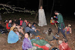 V elfsk� vesnici, se sli�nou pan� Galadriel a Celebrimborem
