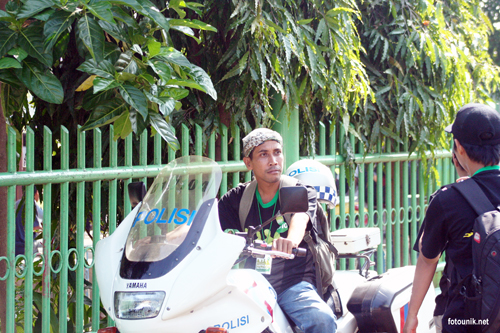 Foto Unik : Blogger-Moge-Kambing-Kamera Foto Unik : Blogger-Moge-Kambing-Kamera