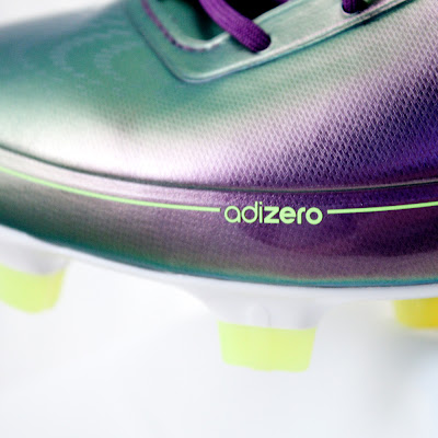 Adidas F50 adiZero Sepatu Bola teringan di Dunia