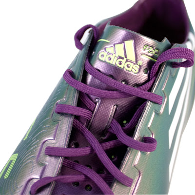 Adidas F50 adiZero Sepatu Bola teringan di Dunia
