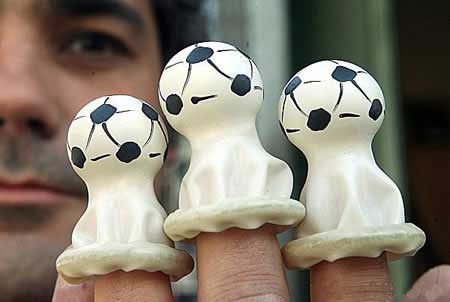 Sejuta Kondom untuk Piala Dunia 2010 | World Cup 2010