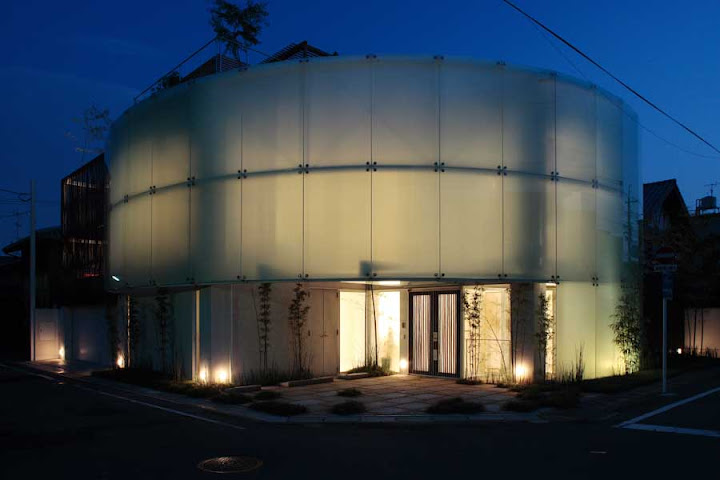 Shimogamo House by Edward Suzuki Associates