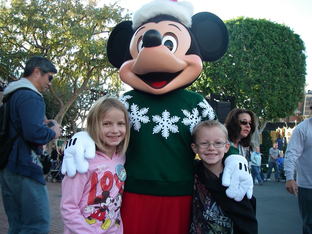 [Disneyland 246 - Copy[3].jpg]