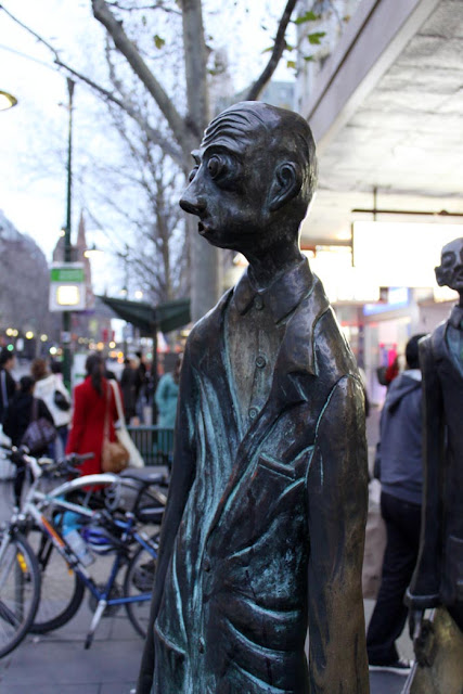 Statue_Bourke Street_Melbourne_Australia
