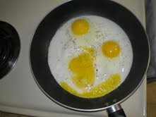 [smily face eggs[2].jpg]