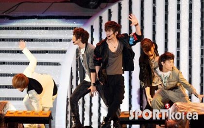 ภาพการแสดงในงาน Dream Concert 2010