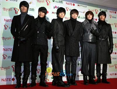 รวมภาพศิลปินบนพรมแดงงานในงาน Melon Music Awards 2009