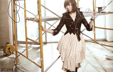 2NE1 โชว์สวยในนิตยสาร Vogue Girl สิงหาคม