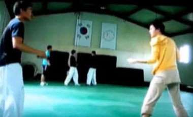 Lee Ji Ah ซ้อมบทบู๊เพื่อถ่ายละครเรื่อง Athena