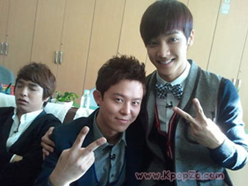 Hot Brothers โชว์ภาพสมาชิกกำลังหลับผ่านทวิตเตอร์