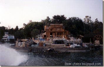 Fantasmic! Construction