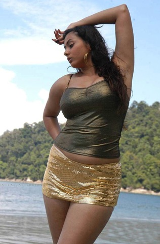 [Namitha_Navel_Hot_Kollywood_Actress-_28[4].jpg]