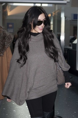 [Kim_Kardashian_Latestphoto_2011_10[4].jpg]