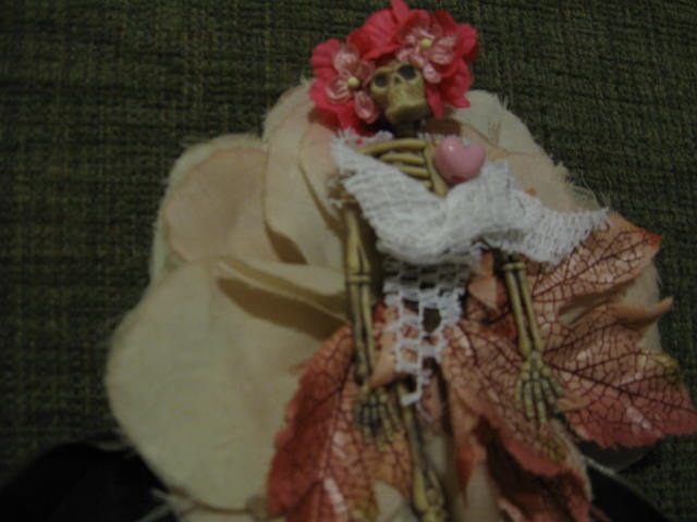 [CatrinaHalloweenCorsages0133.jpg]