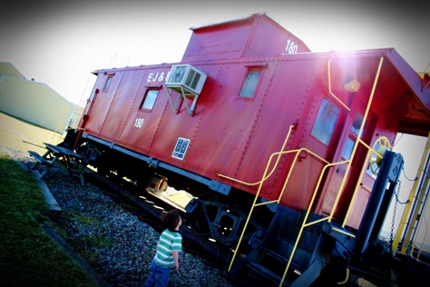 [LookTrain[2].jpg]