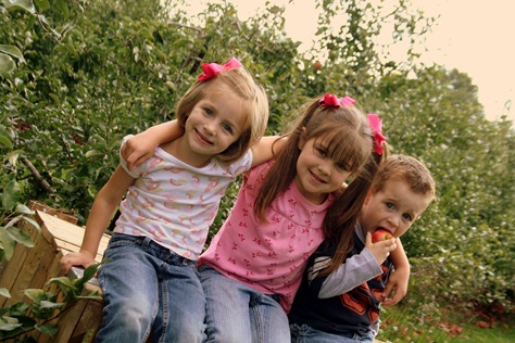 [ApplePicking2009152.jpg]