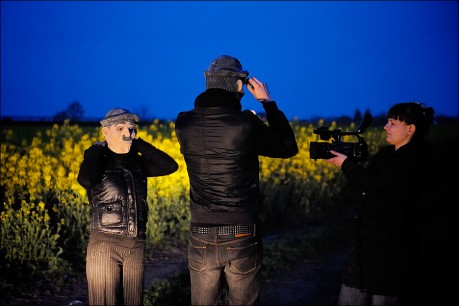 Przebudzenie 20.10 - Wojtek Doroszuk, kręcenie filmu na obrzeżach Świecia, fot. Marcin Saldat