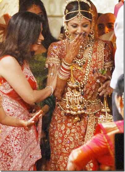 Shilpa-Shetty-C-smiles-during-the-marriage-ceremony