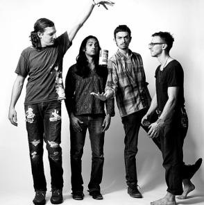 [yeasayer[8].jpg]