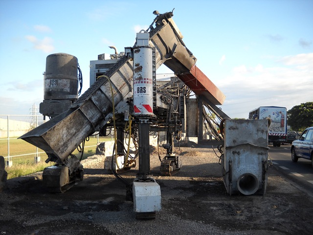 Gomaco Gutter Paver Gomaco Gutter Paver