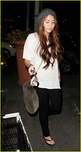 Miley Cyrus
leaving a nail salon in Toluca Lake
Los Angeles, California, USA - 16.01.10
Mandatory credit: WENN.com