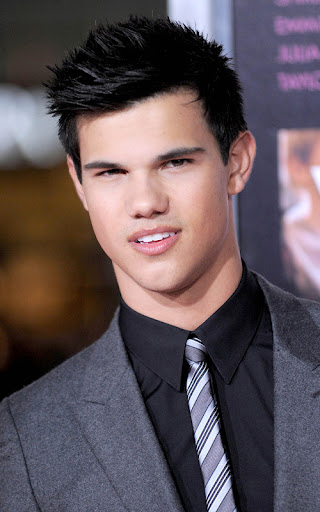 Taylor Lautner Los Angeles World Premiere of 'Valentine's Day' held at the Grauman's Chinese Theatre Hollywood, California - 08.02.10 **Only available for publication in the UK, USA Daily Newspapers, Austria and Switzerland, Portugal, Canada, United Arab Emirates & China. Not available for USA Magazines and the rest of the world** Mandatory Credit: WENN.com