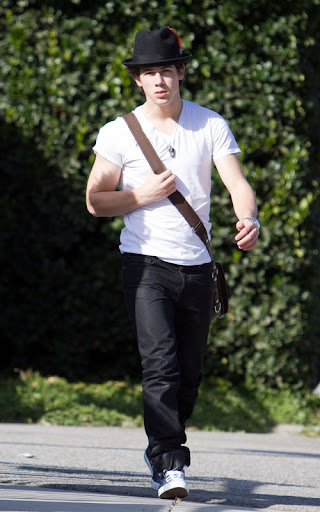 Los Angeles, CA - Nick Jonas seed having a relaxing day and catching up with a pal over some lunch at a L.A. eatery this afternoon.  The teen heartthrob later grabbed an iced coffee at his local Starbucks and kept it cool when some fans spotted him under his fedora hat.GSI Media      February 12, 2010Steve Ginsburg310 505-8447323 423-9397323 656-2486Keith Stockwell310 261-8649sales@ginsburgspalyinc.comginsburgspalyinc@gmail.comsteve@ginsburgspalyinc.comkeith@ginsburgspalyinc.com