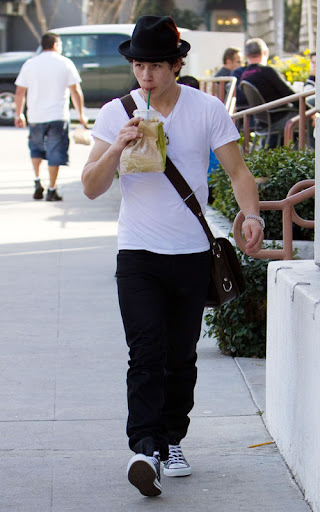 Los Angeles, CA - Nick Jonas seed having a relaxing day and catching up with a pal over some lunch at a L.A. eatery this afternoon.  The teen heartthrob later grabbed an iced coffee at his local Starbucks and kept it cool when some fans spotted him under his fedora hat.GSI Media      February 12, 2010Steve Ginsburg310 505-8447323 423-9397323 656-2486Keith Stockwell310 261-8649sales@ginsburgspalyinc.comginsburgspalyinc@gmail.comsteve@ginsburgspalyinc.comkeith@ginsburgspalyinc.com