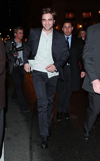 Robert Pattinson is all smiles as he is photographed walking the streets of NYC to greet fans outside the Paris theater<P>Pictured: Robert Pattinson<B>Ref: SPL161559  010310  </B><BR/>Picture by: Jackson Lee / Splash News<BR/></P><P><B>Splash News and Pictures</B><BR/>Los Angeles:	310-821-2666<BR/>New York:	212-619-2666<BR/>London:	870-934-2666<BR/>photodesk@splashnews.com<BR/></P>” width=”320″ height=”512″ class=”pie-img”/></p>
</div>
<div class=