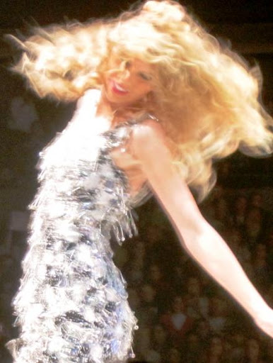 taylor-swift-fearless-2010 (91).jpg
