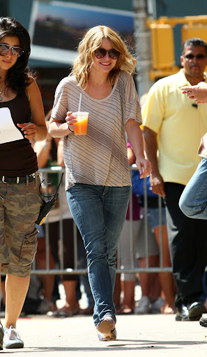 Emilie de Ravin is all smiles on the set of 'Remember Me' in Brooklyn, NY <P> Pictured: Emilie de Ravin <B>Ref: SPL113373  140709  </B><BR/> Picture by: Jackson Lee / Splash News<BR/> </P><P> <B>Splash News and Pictures</B><BR/> Los Angeles:	310-821-2666<BR/> New York:	212-619-2666<BR/> London:	870-934-2666<BR/> photodesk@splashnews.com<BR/> </P>