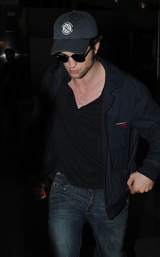 robert-pattinson-land-7279-9.jpg
