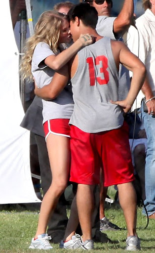 taylor-taylor-kissing (10).JPG