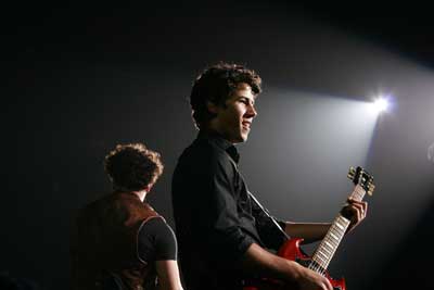 119002_nick-y-kevin.jpg